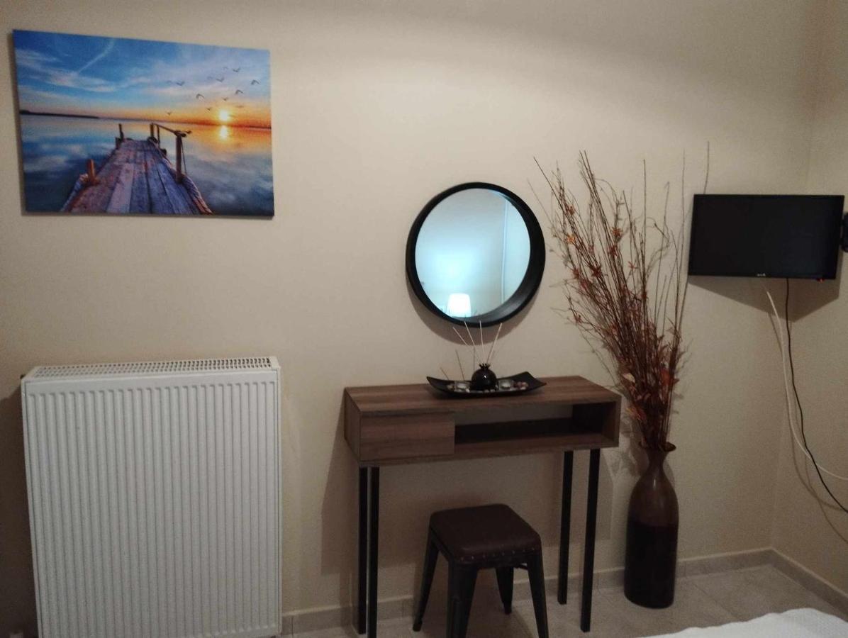 Istamos Apartment Stamni Eksteriør bilde